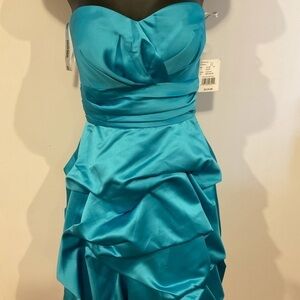 David’s Bridal Malibu Blue Ruched Short Prom Dress